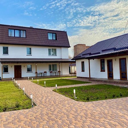 Rioro Hotel Мирхород Екстериор снимка