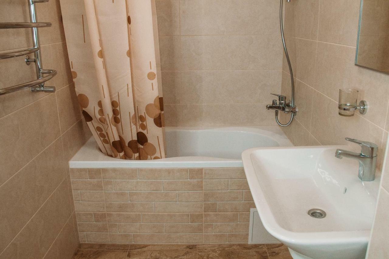 Rioro Hotel Мирхород Екстериор снимка