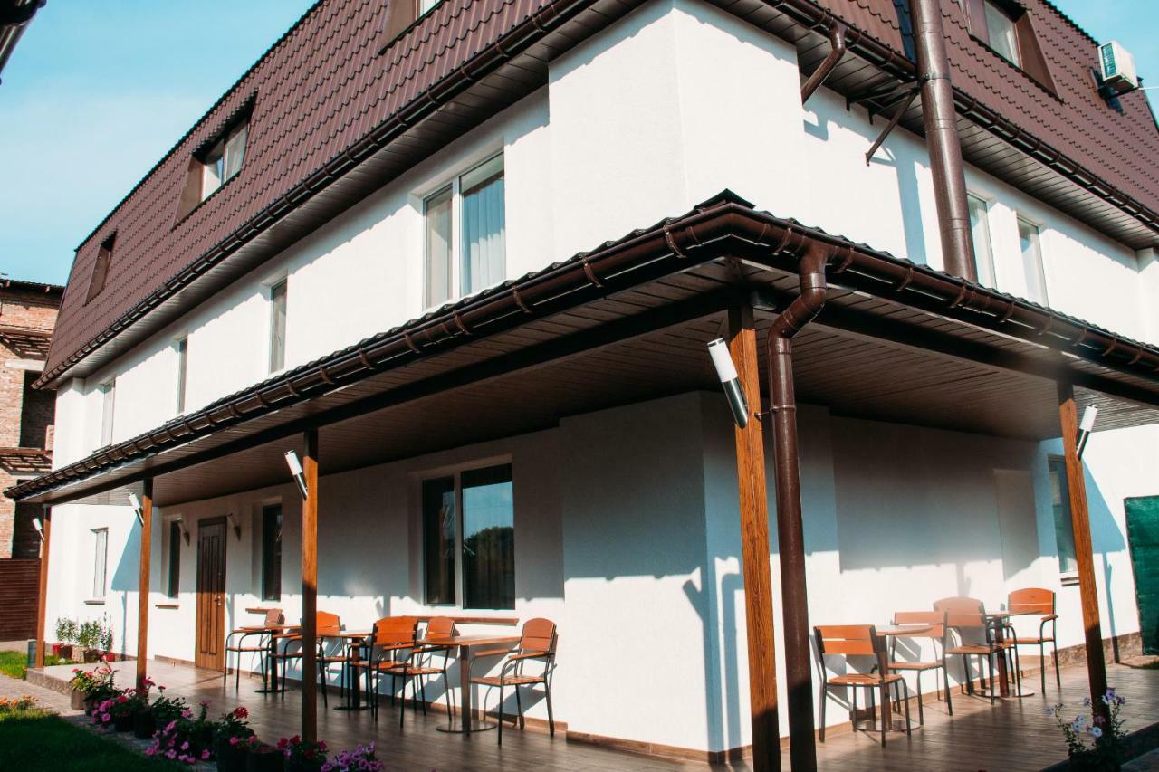 Rioro Hotel Мирхород Екстериор снимка
