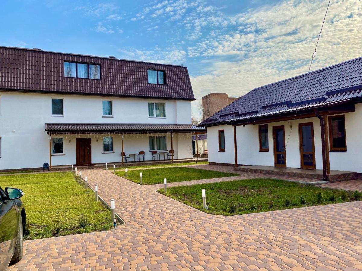 Rioro Hotel Мирхород Екстериор снимка
